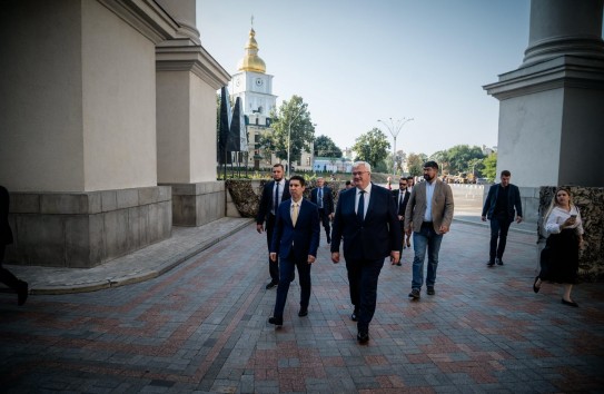 {Попшой в Киеве: "Лавра - монумент украинского сопротивления и дружбы между Украиной и Молдовой"} Молдавские Ведомости