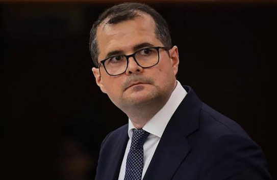 {Оппозиция требует защитить фермеров от украинского импорта} Молдавские Ведомости