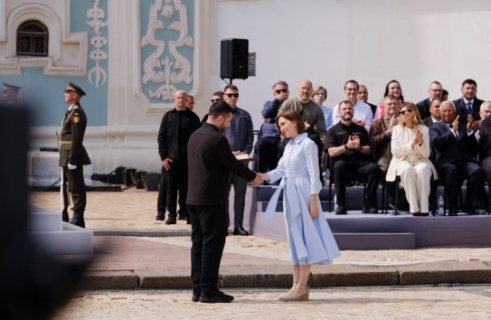 {Майя Санду награждена Владимиром Зеленским орденом княгини Ольги } Молдавские Ведомости