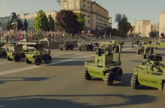 {Украина отметила День независимости первым в мире парадом военных дронов} Молдавские Ведомости