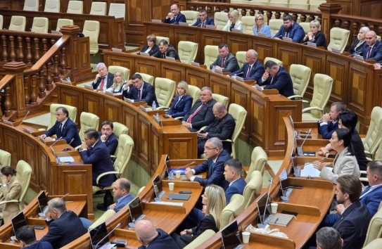 {Парламент проголосовал за введение лицензирования импорта зерновых и масличных культур} Молдавские Ведомости