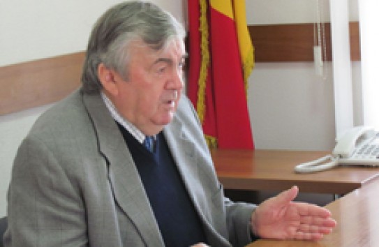 {Мирча Снегур: «Серп и молот нам не нужны»} Молдавские Ведомости