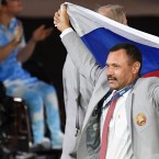Белорус, пронесший флаг России, изгнан с Паралимпиады