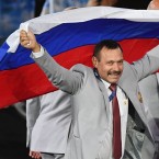 Белорусу, пронесшему флаг РФ на Паралимпиаде, подарят квартиру в Москве