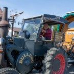 Немец едет на чемпионат мира по футболу на тракторе