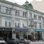 А что делают наши посольства? 