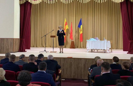 {Бурными аплодисментами и стоя: как встречали Зинаиду Гречаный в Единцах и в Бричанах  } Молдавские Ведомости