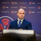 Чеботарь задекларировал часы и мебель