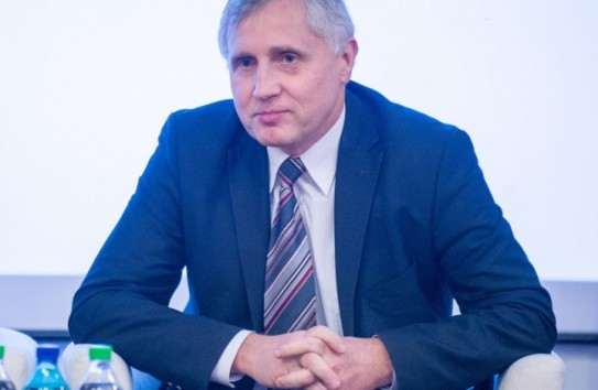 {Ешану: Произошедшее в парламенте прискорбно, если к борьбе подключится КС, будет катастрофа} Молдавские Ведомости