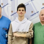 Молдавские врачи пришили юноше руку, которую он потерял 8 лет назад