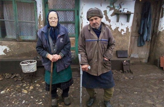 {Почему за квир-людьми никто не видит людей третьего возраста? } Молдавские Ведомости