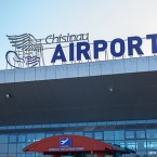 Куда полетит с вами таракан: руководство аэропорта Кишинева дало разъяснения