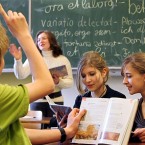 Берлин научился принимать украинских беженцев, но не может обеспечить учителями и половину школ