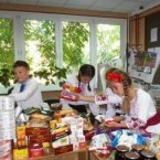 Одесских школьников призвали принести 1 сентября в школу вместо цветов - носки, лекарства и сигареты для солдат 